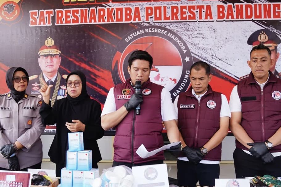 Polisi Bongkar Gudang Obat Keras Ilegal di Cicalengka, Ratusan Ribu Butir Disita dan Satu Tersangka Diamankan