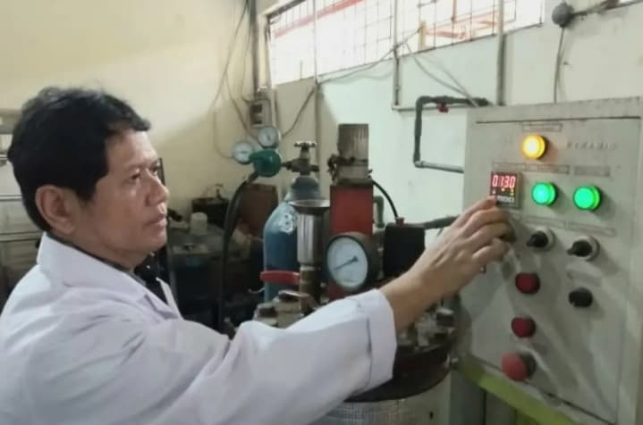 Dosen Vokasi Undip Ciptakan Mesin Sangrai Kopi Hemat Energi dengan Kualitas Roasting Lebih Konsisten