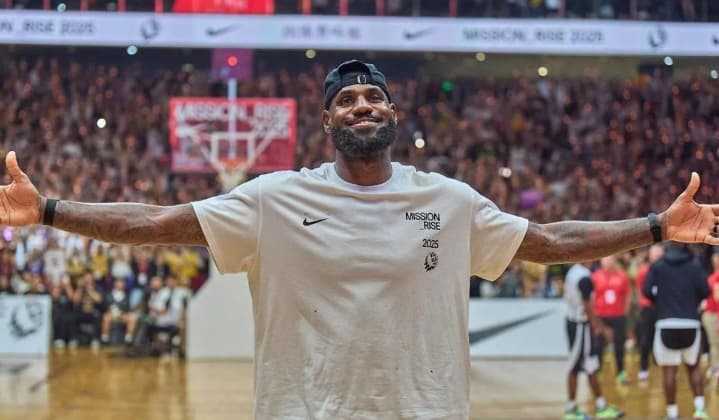 LeBron James Dinilai Mengambil Peluang Terakhir untuk Mengejar Gelar NBA Bersama Philadelphia 76ers