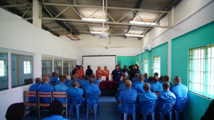 KJRI Johor Bahru Salurkan Bantuan kepada 107 WNI Narapidana di Malaysia Jelang HUT Ke-81 RI