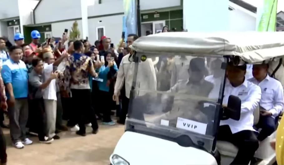 Presiden Prabowo Meninjau Rumah Subsidi di Batang Saat Menghadiri Akad Massal KPR 62.000 Unit