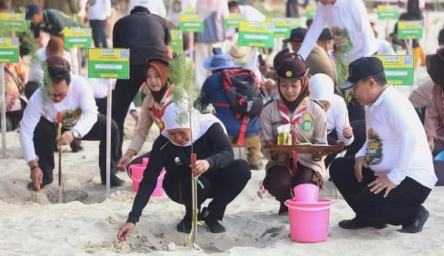 Khofifah Tegaskan Jawa Timur Siap Pimpin Pelestarian Mangrove untuk Dukung Indonesia di Tingkat Dunia
