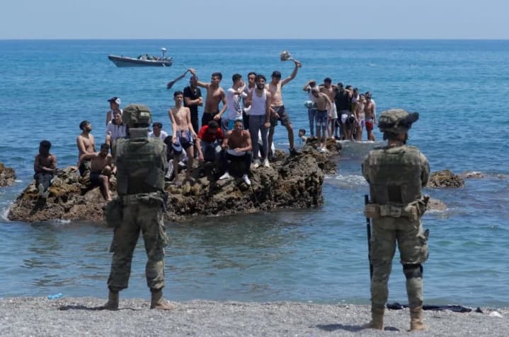 Lebih dari 20.000 Migran Menyeberang ke Ceuta, Spanyol Kerahkan Tambahan Pasukan Keamanan