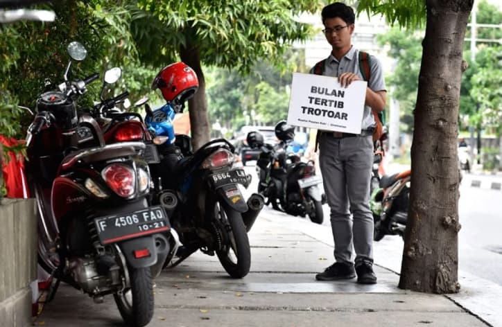 Kelurahan Kebon Kosong Gencarkan Larangan Berdagang di Trotoar demi Kembalikan Fungsi Fasilitas Umum