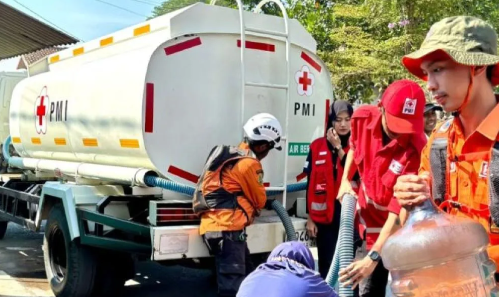 BPBD Kabupaten Bandung Salurkan 15.000 Liter Air Bersih untuk Warga Terdampak Kemarau
