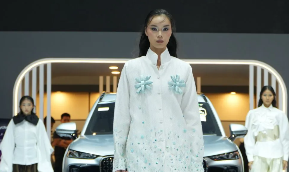 Lepas dan Jakarta Fashion Week Berkolaborasi Memadukan Teknologi, Fesyen, dan Gaya Hidup di GIIAS 2026