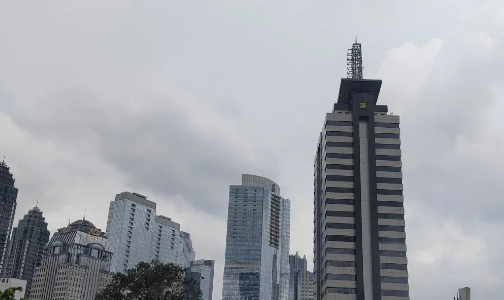 BMKG Prakirakan Cuaca Jakarta Berawan pada Minggu, Suhu Mencapai 35 Derajat Celsius