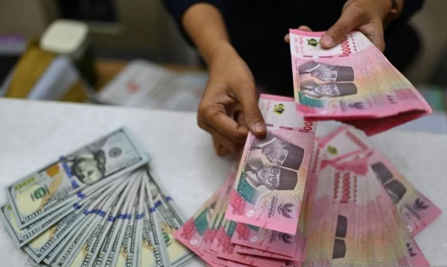 Rupiah Menguat ke Rp17.997 per Dolar AS Seiring Membaiknya PMI Manufaktur dan Sentimen Global