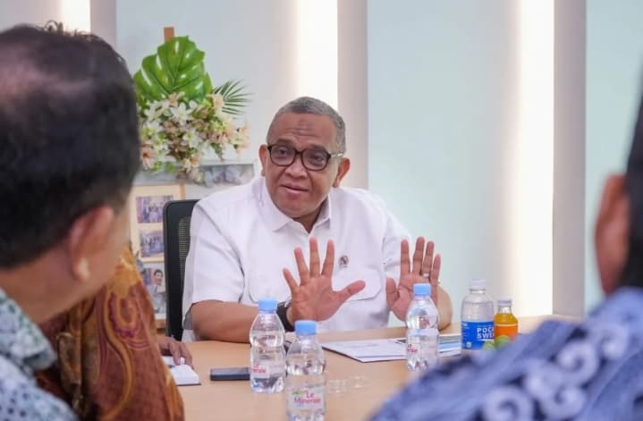 Wamenaker Tekankan Penguatan Kompetensi Vokasi dan Kemampuan Bahasa untuk Perluas Peluang Kerja