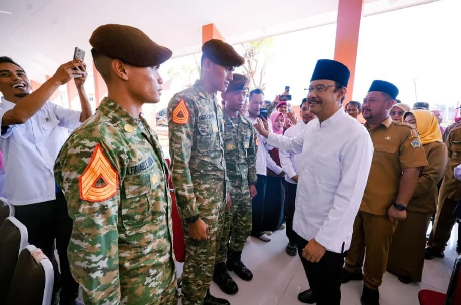 Gus Ipul Tinjau Taruna Bhakti Nusantara di SRT 1 Gresik, Pembinaan Disiplin Siswa Dimulai Bersamaan dengan MPLS