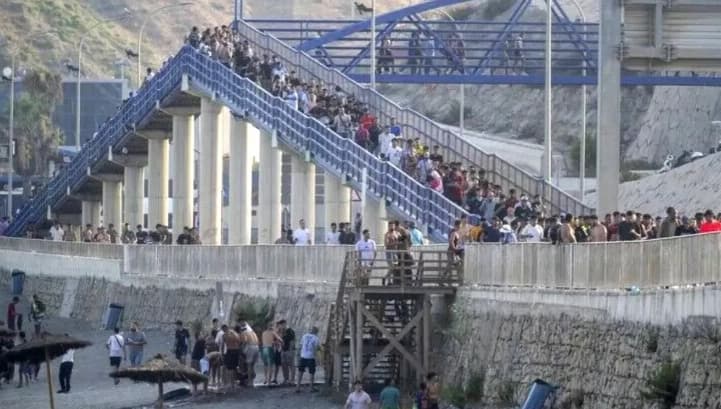 Italia Usulkan Uni Eropa Bangun Pusat Detensi Imigran Ilegal di Afrika