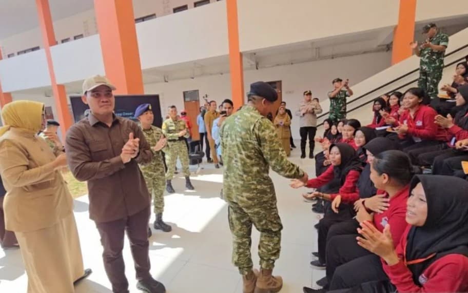 Danjen Akademi TNI Tegaskan MPLS di Sekolah Rakyat Surabaya Berfokus pada Pembentukan Karakter Siswa