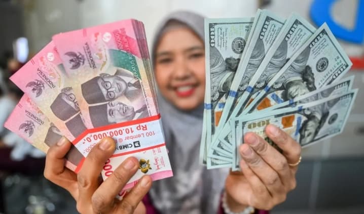 Rupiah Dibuka Melemah ke Rp18.029 per Dolar AS pada Perdagangan Selasa Pagi