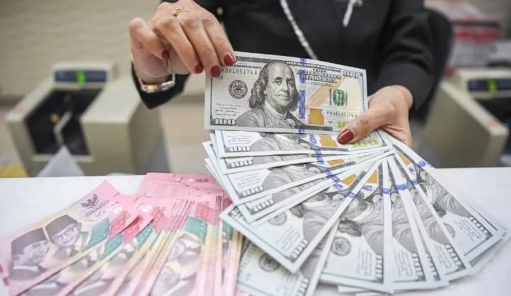 Rupiah Melemah ke Rp18.029 per Dolar AS, Kenaikan Harga Minyak Global Jadi Pemicu