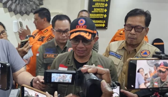 BNPB Siapkan Dua Helikopter Water Bombing untuk Percepat Pemadaman Kebakaran Hutan di Gunung Bromo