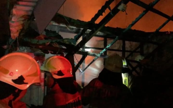 Sebanyak 75 Personel Berhasil Padamkan Kebakaran Rumah di Matraman Jakarta Timur
