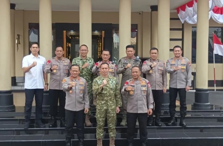 Kapolda Metro Jaya dan Pangdam Jaya Perkuat Sinergi TNI-Polri lewat Kunjungan ke Mako Brimob