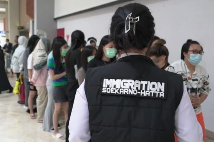 Imigrasi Deportasi 25 WN Vietnam usai Terbukti Menyalahgunakan Izin Tinggal di Batam