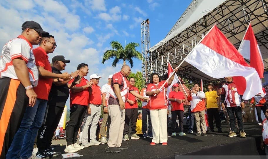 Pemprov Papua Membagikan 2.000 Bendera Merah Putih untuk Menyemarakkan HUT Ke-81 Kemerdekaan RI