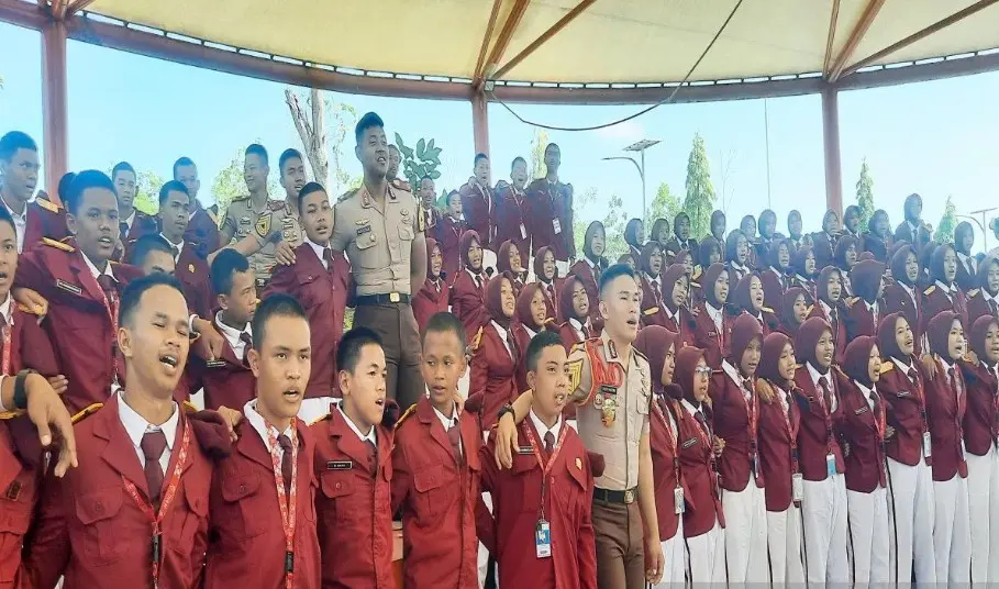 Taruna Akpol dan AAL Berikan Pembinaan Karakter di Tiga Sekolah Rakyat Banjarbaru Selama Lima Hari