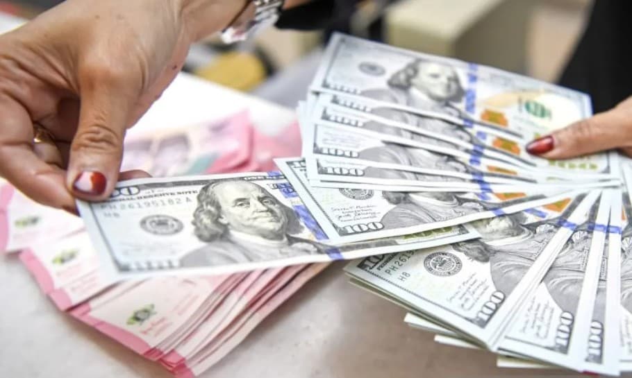 Rupiah Ditutup Menguat ke Rp17.897 per Dolar AS, Ditopang Stabilnya Cadangan Devisa Indonesia