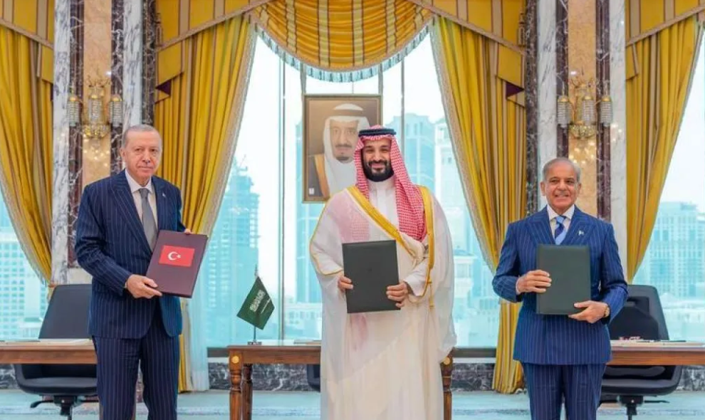 Menlu Turki Tegaskan Pakta Pertahanan Trilateral Saudi-Turki-Pakistan Tidak Menargetkan Iran