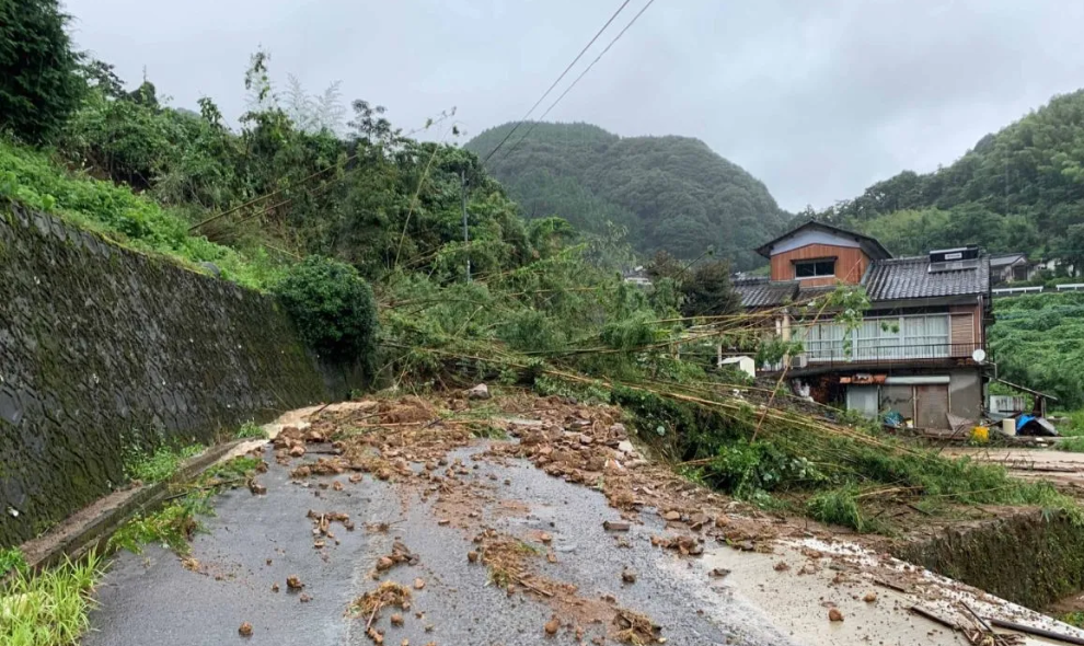 Longsor Memutus Akses Resor di Nagano, Sekitar 390 Orang Terisolasi