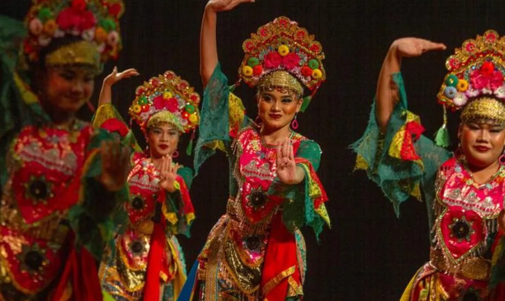 Tari Topeng "Gesah Mak Kinang" Menghidupkan Warisan Budaya Betawi di Bandung
