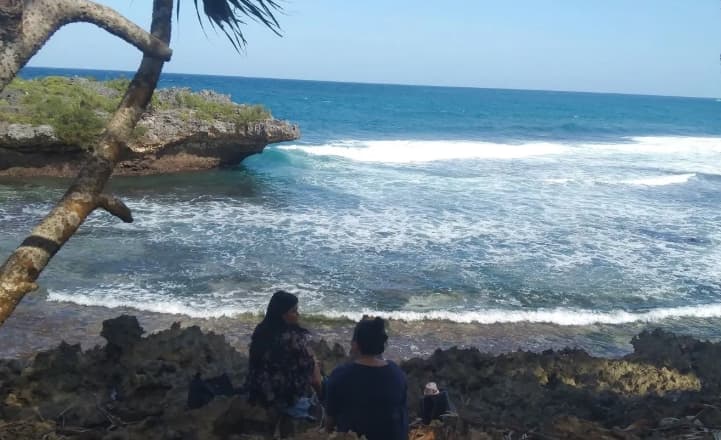 BBMKG Peringatkan Enam Pesisir Bali Berpotensi Dilanda Rob pada 11–17 Agustus