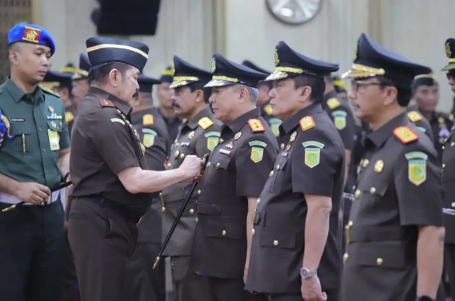 Jaksa Agung Lantik 34 Kajati dan Pejabat Eselon II, Burhanuddin Tegaskan Jabatan adalah Amanah