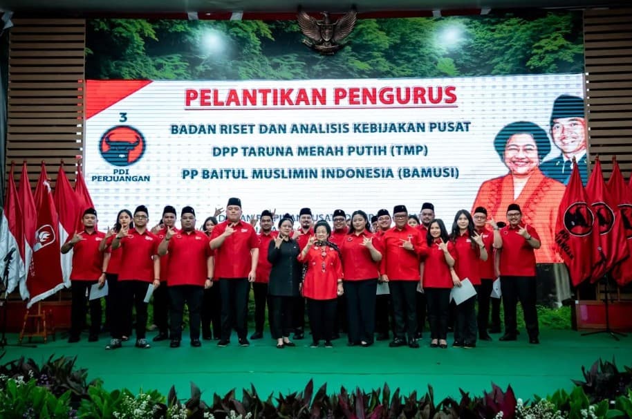 Megawati Lantik Pinka Pimpin Taruna Merah Putih, Minta TMP Rangkul Generasi Muda