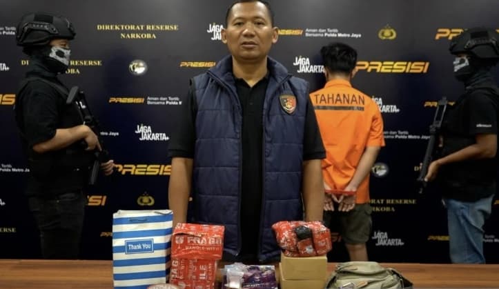 Polda Metro Jaya Gagalkan Peredaran Sabu Bermodus Paket Ekspedisi, Seorang Pria Ditangkap