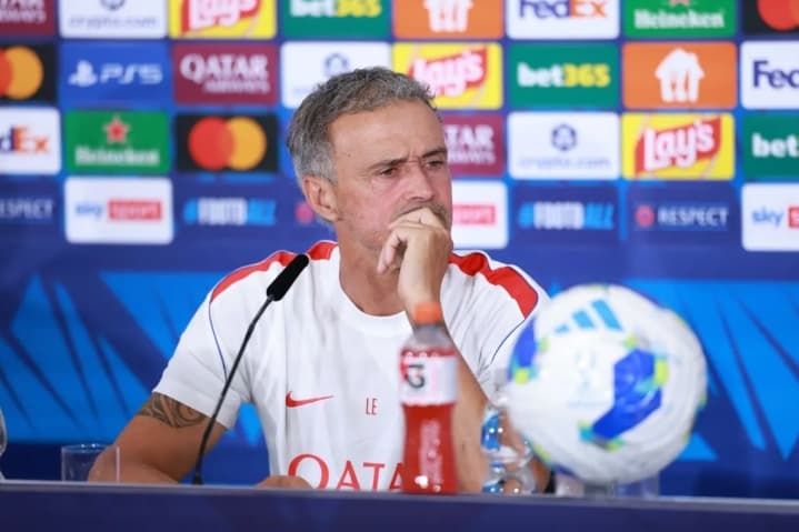 Luis Enrique Tegaskan PSG Siap Memburu Trofi Piala Super Eropa saat Hadapi Aston Villa