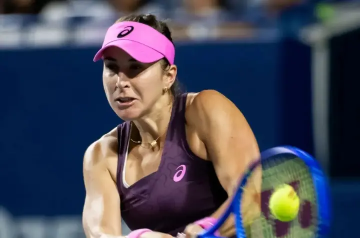 Cedera Pinggul Memaksa Belinda Bencic Mundur, Coco Gauff Melaju ke Semifinal Toronto