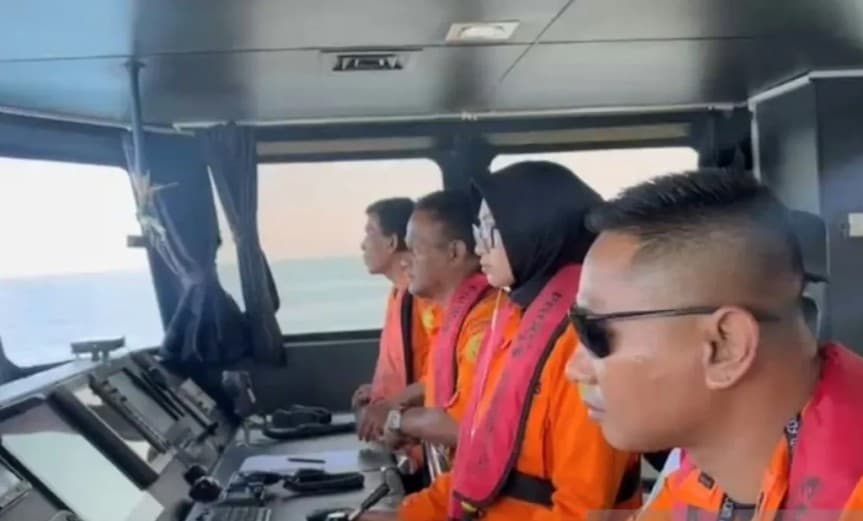 Tim SAR Memperluas Pencarian Lima Penumpang KMP Putri Yasmin yang Masih Hilang di Selat Lombok