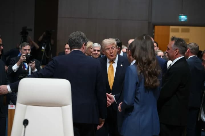 Trump Mengganti Pesawat Secara Diam-Diam di Turkiye karena Ancaman Keamanan
