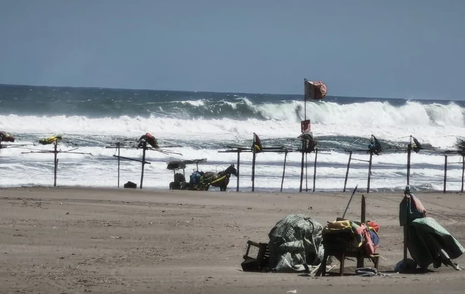 SRI Perketat Pengawasan Wisatawan di Pantai Bantul saat Gelombang Tinggi Mengancam