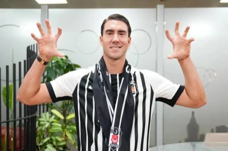 Dusan Vlahovic Resmi Meninggalkan Juventus dan Bergabung dengan Besiktas hingga 2029