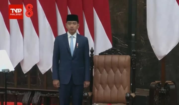 Gibran Mengenakan Jas Biru Tua, Pengamat Nilai Tampil Elegan di Sidang Tahunan MPR