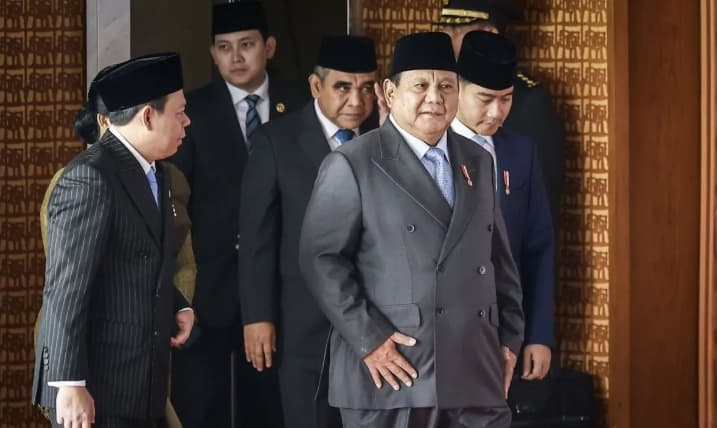 Jas Double-Breasted Prabowo Dinilai Tegaskan Posisi Indonesia Sejajar dengan Negara Kuat