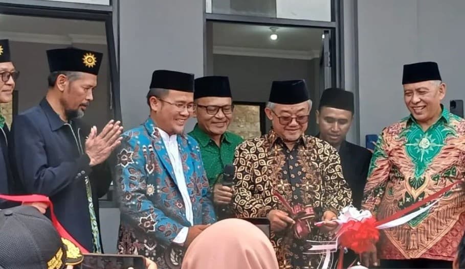 Mendikdasmen Abdul Mu'ti Pastikan Pemerintah Beri Bantuan Pendidikan bagi Korban Gempa NTT