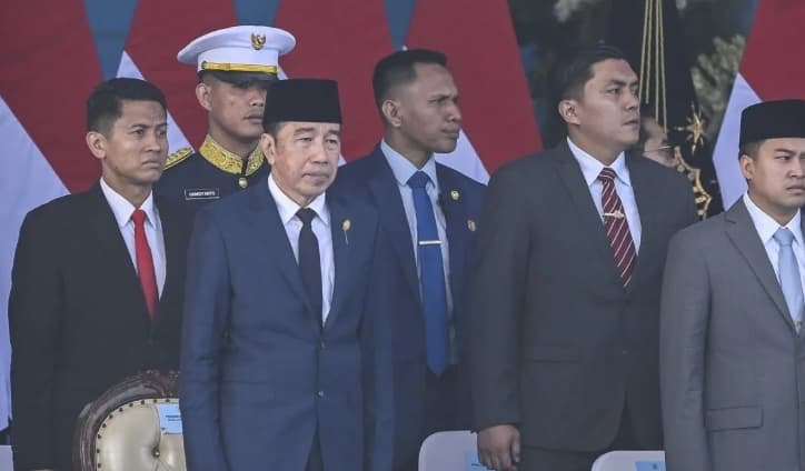 Jokowi Mengenakan Busana Adat Bali saat Menghadiri Upacara HUT Ke-81 RI di Istana Merdeka