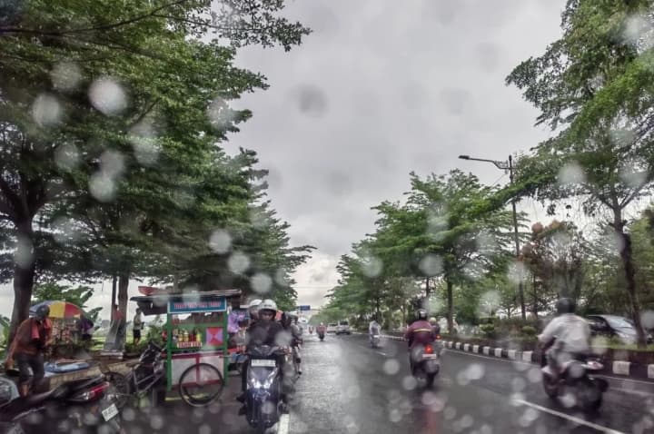 BMKG Memperingatkan Potensi Hujan Ringan di Sejumlah Wilayah Indonesia