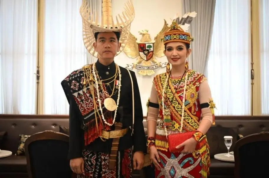 Gibran Kenakan Pakaian Adat Rote di Istana, Pengamat Sebut Fesyen Jadi Diplomasi Budaya Indonesia