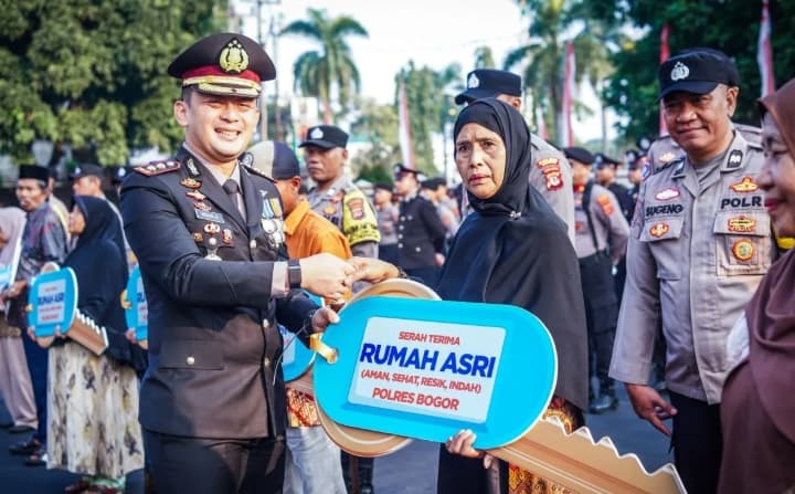 Polres Bogor Merenovasi 21 Rumah Warga Kurang Mampu pada Momentum HUT Ke-81 RI