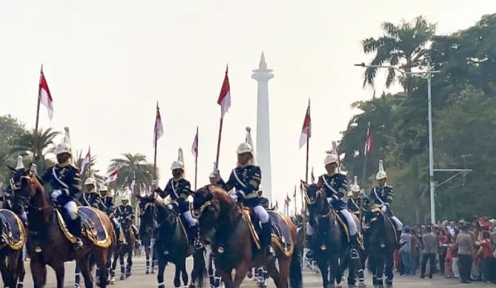Kirab Bendera Pusaka Mengawali Peringatan HUT ke-81 RI dari Monas Menuju Istana Merdeka