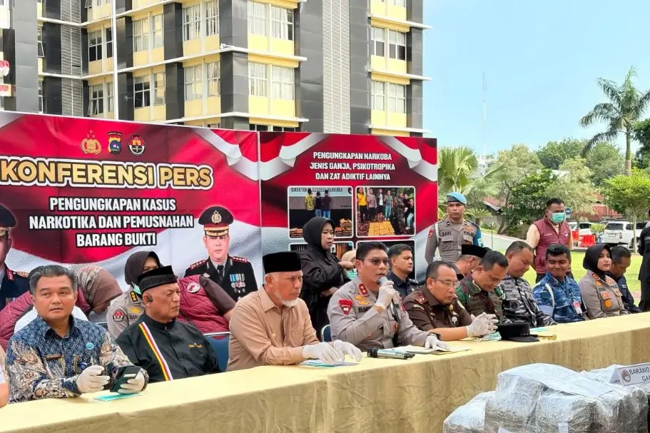 Polda Sumbar Musnahkan 124 Kilogram Ganja, 51 Tersangka dari 43 Kasus Ditahan