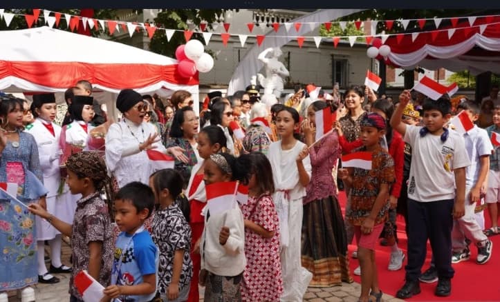 Perayaan HUT ke-81 RI di Paris dan Kanada Perkuat Diplomasi Budaya dan Ekonomi Indonesia