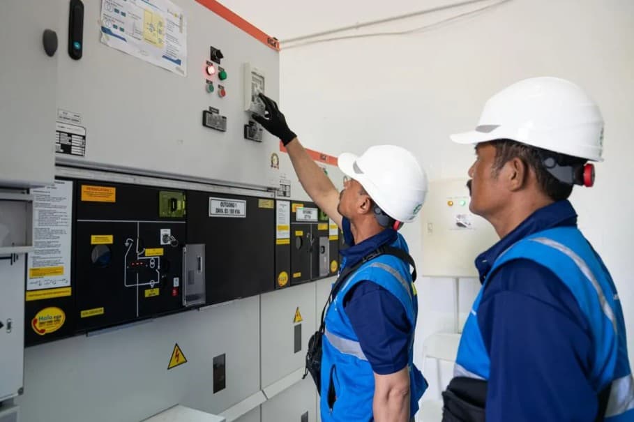 PLN Kerahkan 5.524 Petugas dan Siagakan 129 Posko untuk Menjaga Listrik HUT Ke-81 RI di Jawa Timur