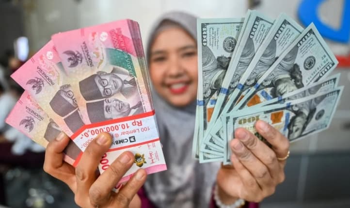 Rupiah Berbalik Melemah 43 Poin dan Bergerak ke Rp17.841 per Dolar AS